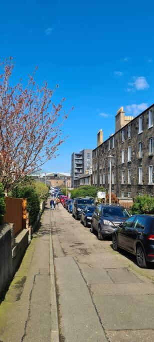 אדינבורו Nice Central Flat Walk To Princes Streetroyal Mile מראה חיצוני תמונה